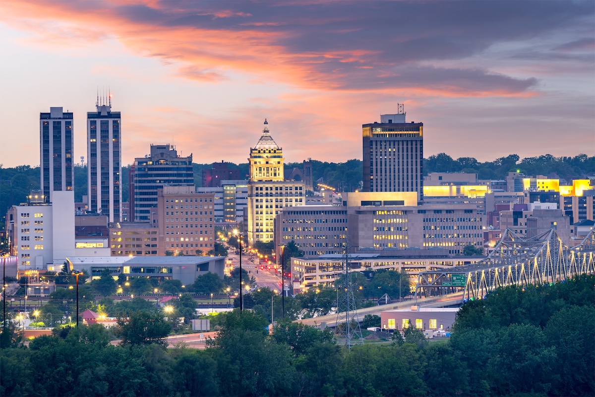 Peoria, Illinois skyline at dusk